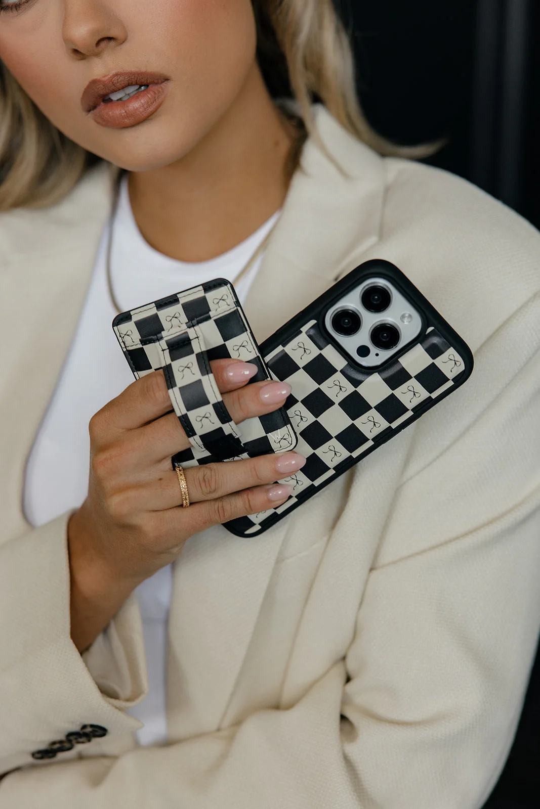 Bow Noir Magnetic Case - Image 6