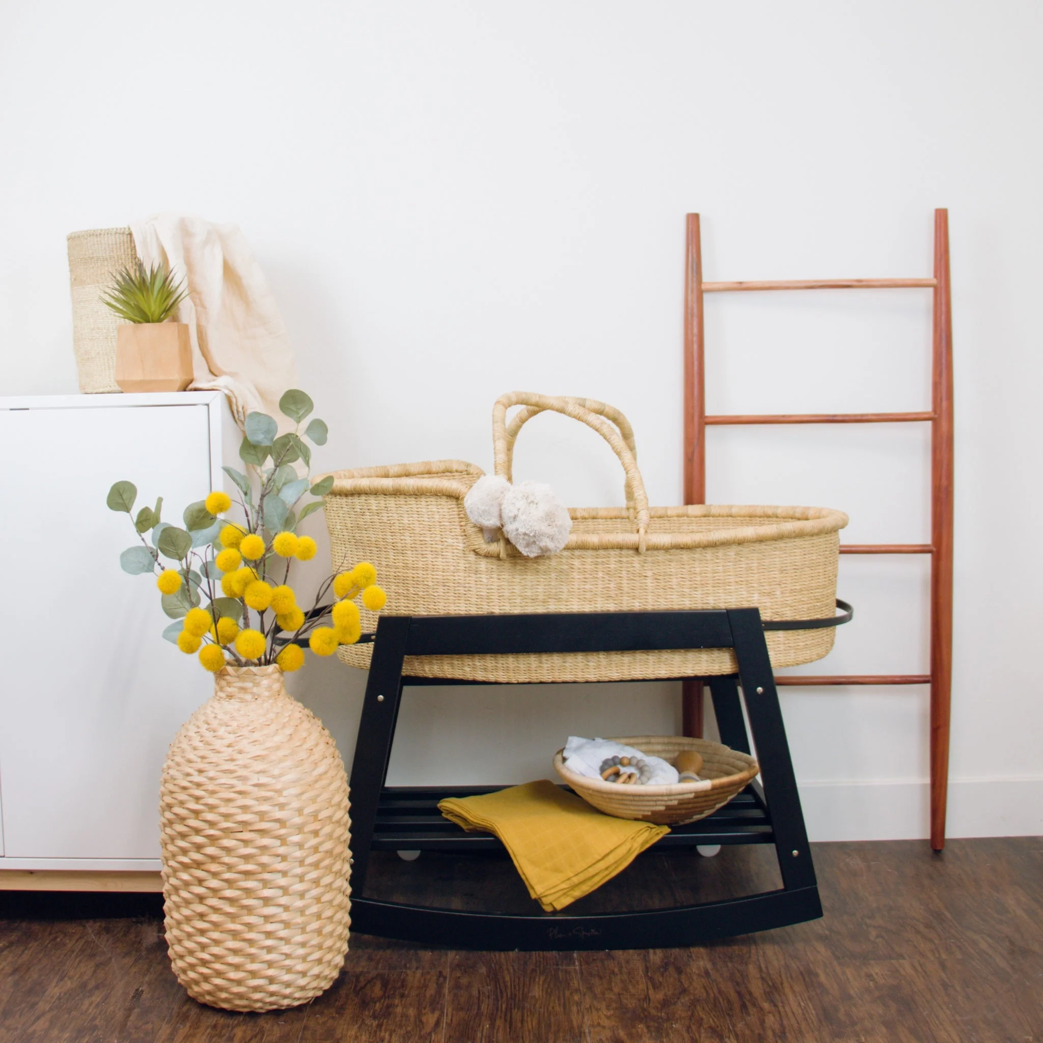 Classic Rocking Moses Bassinet Stand<br>with brake<br>Black - Image 2