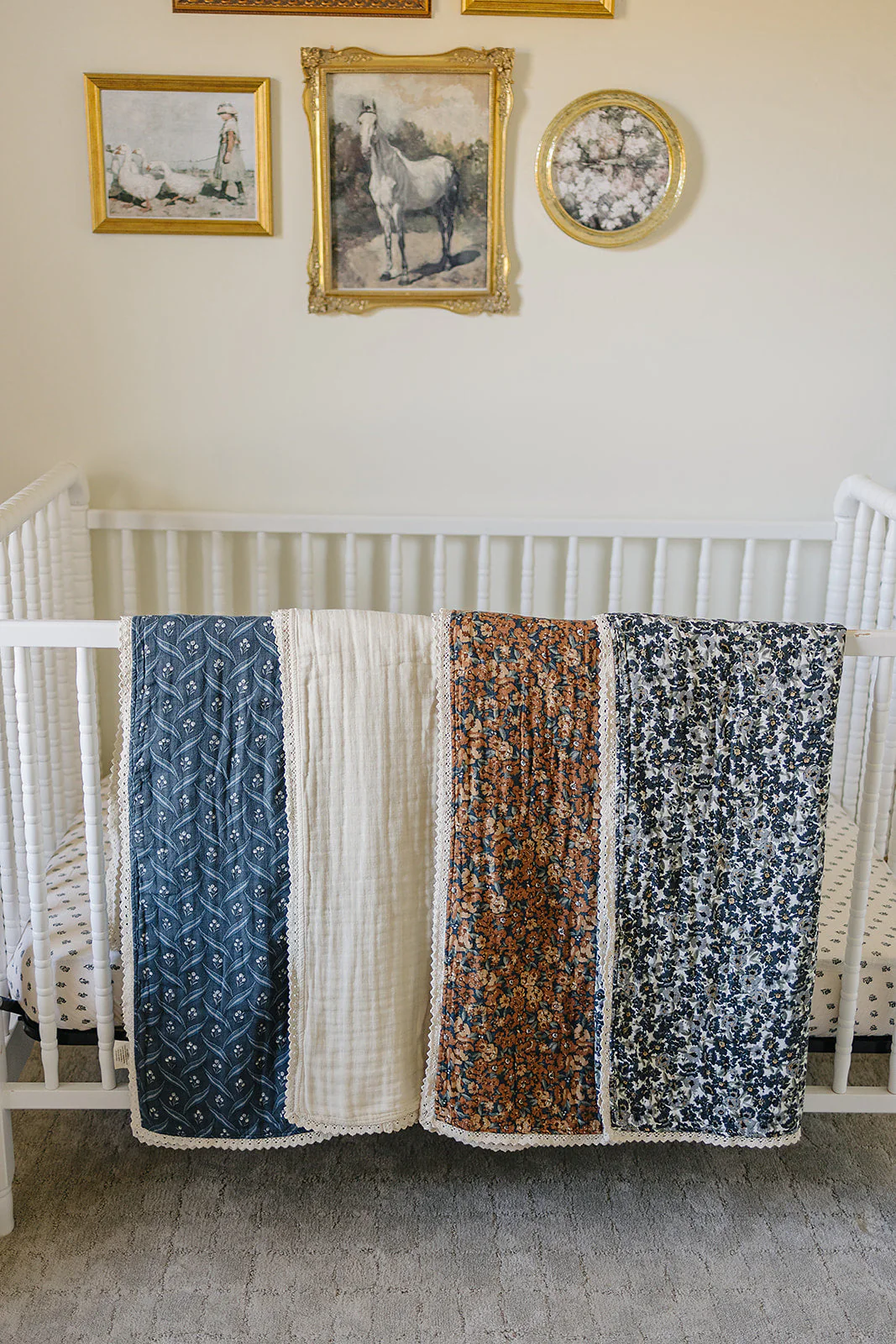Cream Lace Muslin Quilt - Image 4