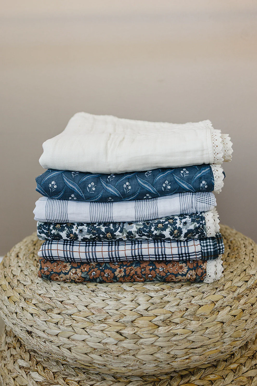 Cream Lace Muslin Quilt - Image 5