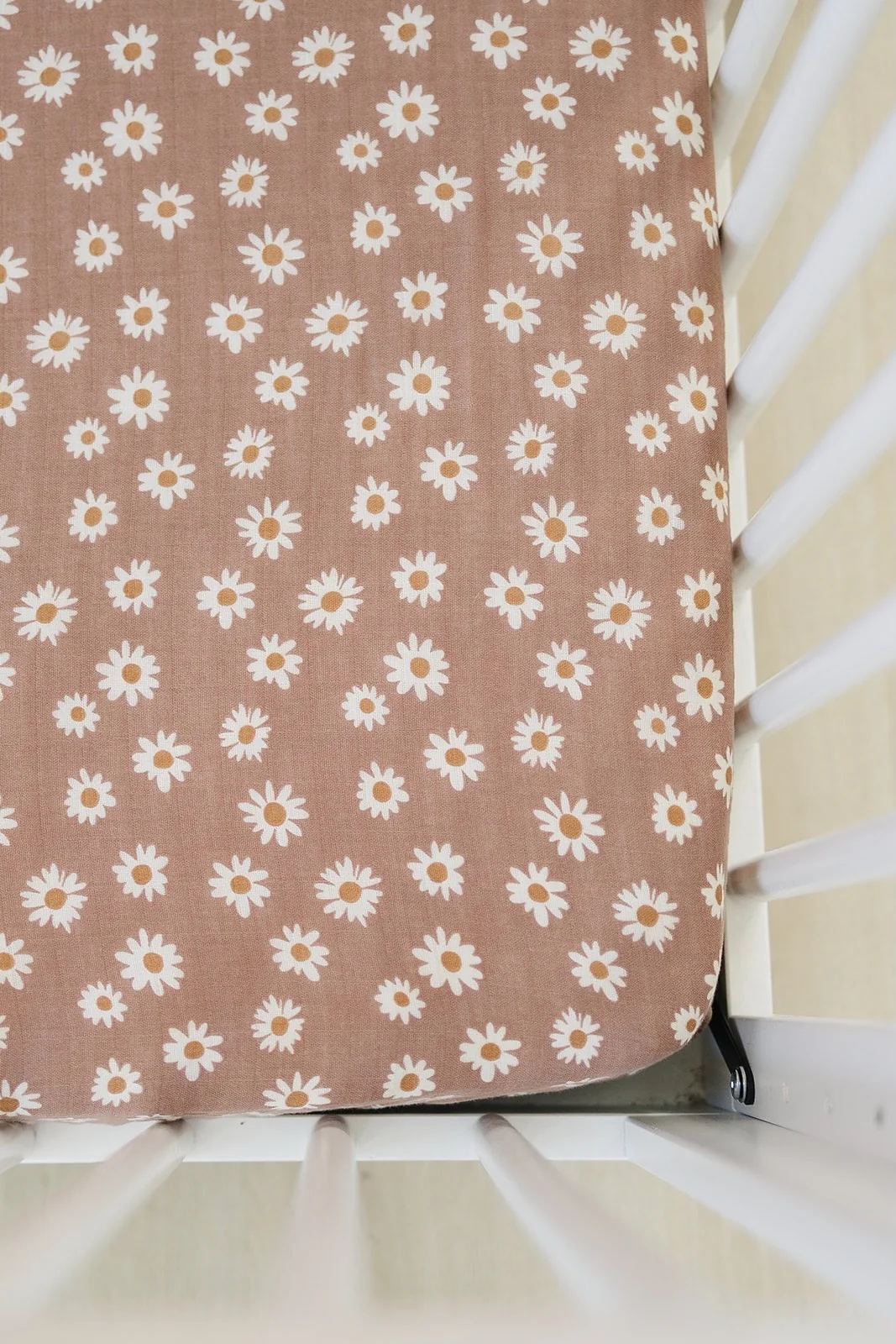 Daisy Dream Muslin Crib Sheet - Image 2