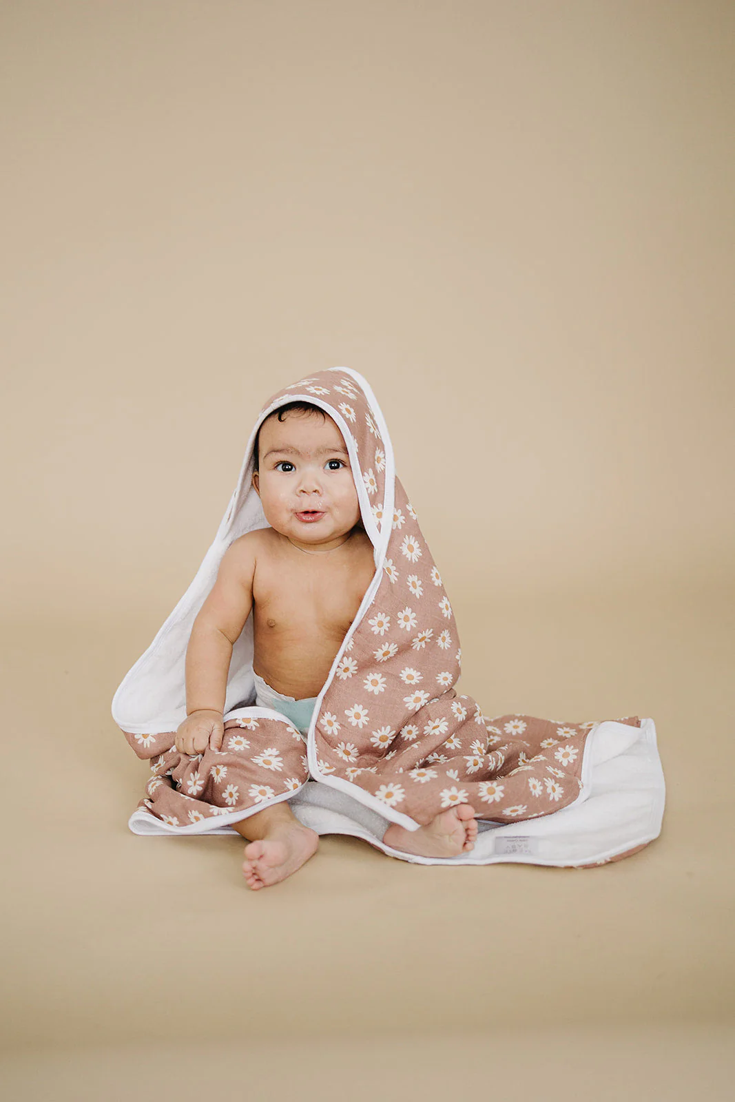 Daisy Dream Muslin Hooded Towel - Image 2