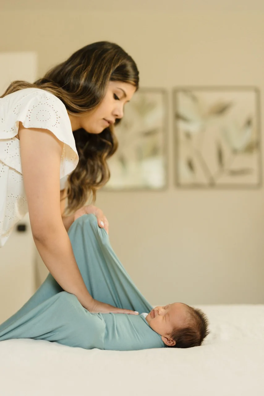 Harbor Stretch Knit Swaddle and Hat Set - Image 4