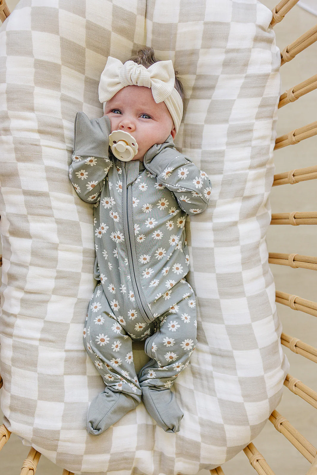 Light Green Daisy Bamboo Zipper - Image 2