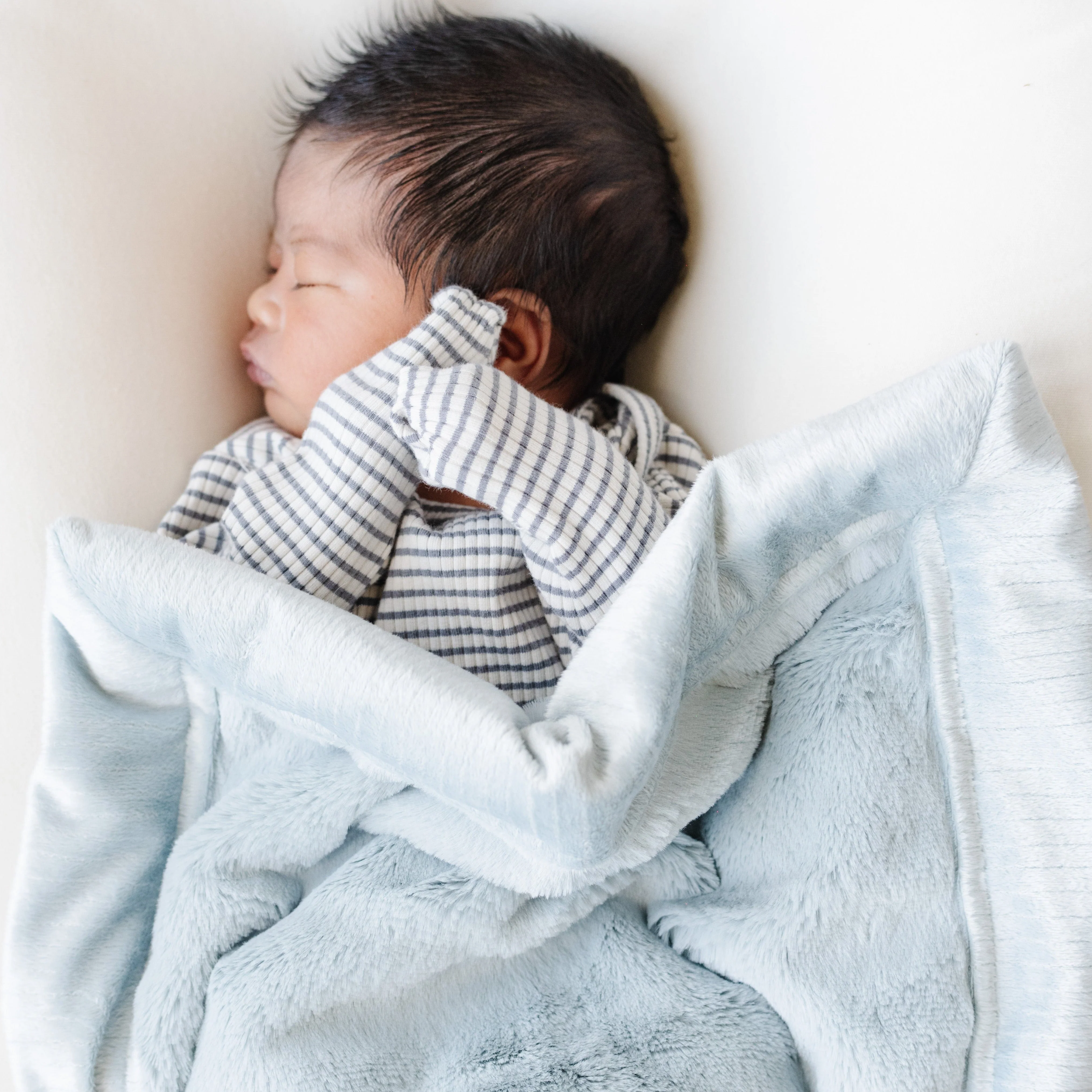LUSH MINI BLANKETS - Image 82