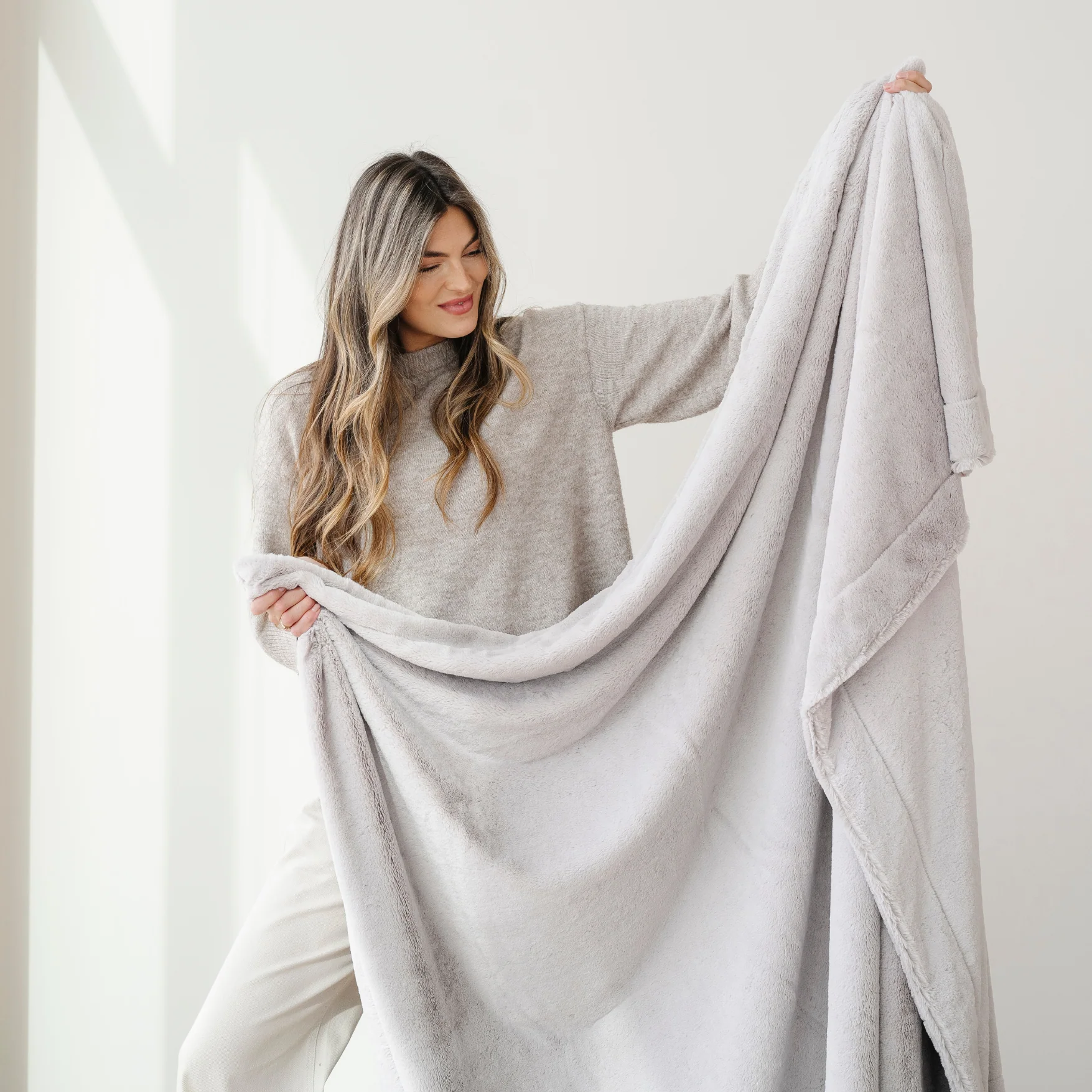 LUSH THROW BLANKETS - Image 11