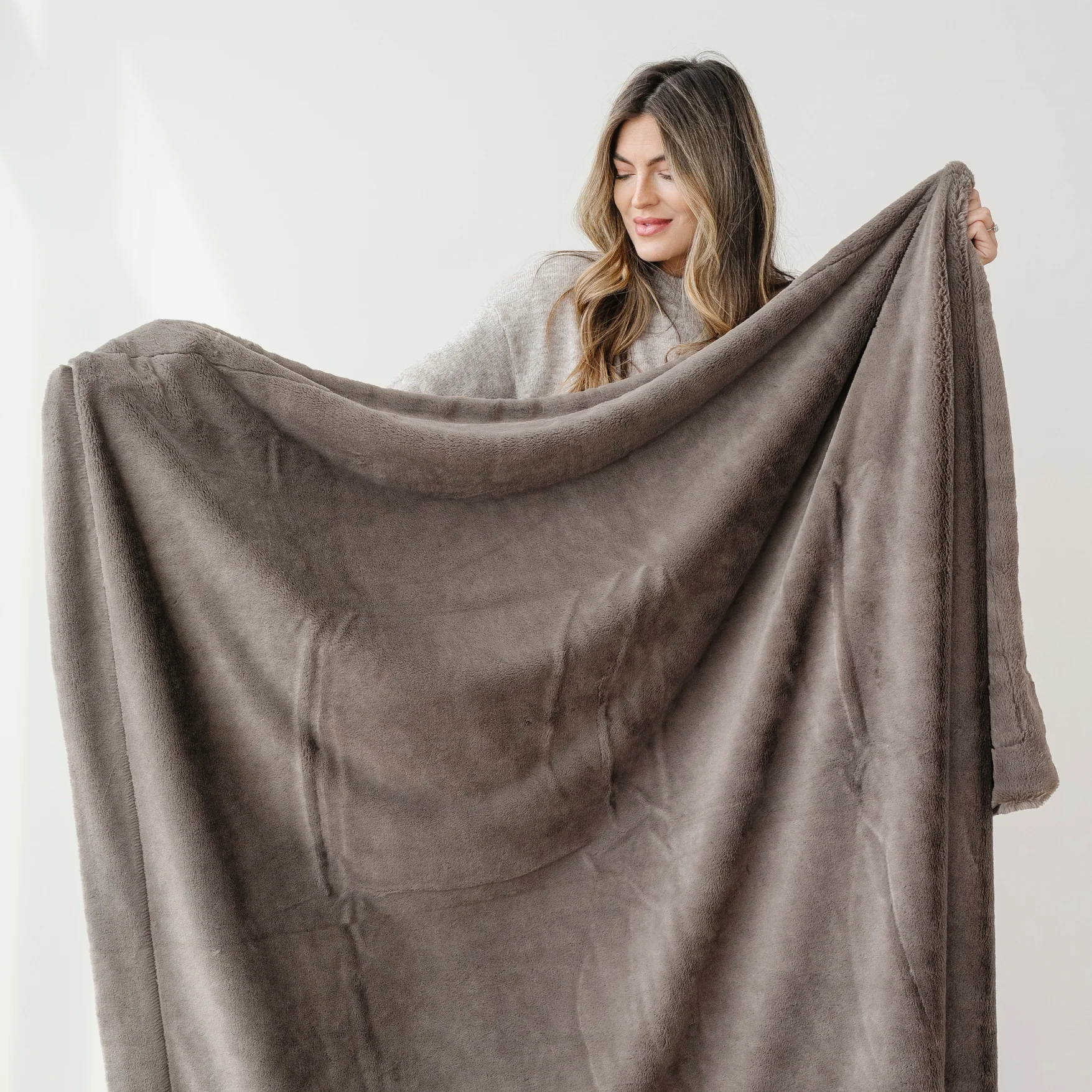 LUSH THROW BLANKETS - Image 19