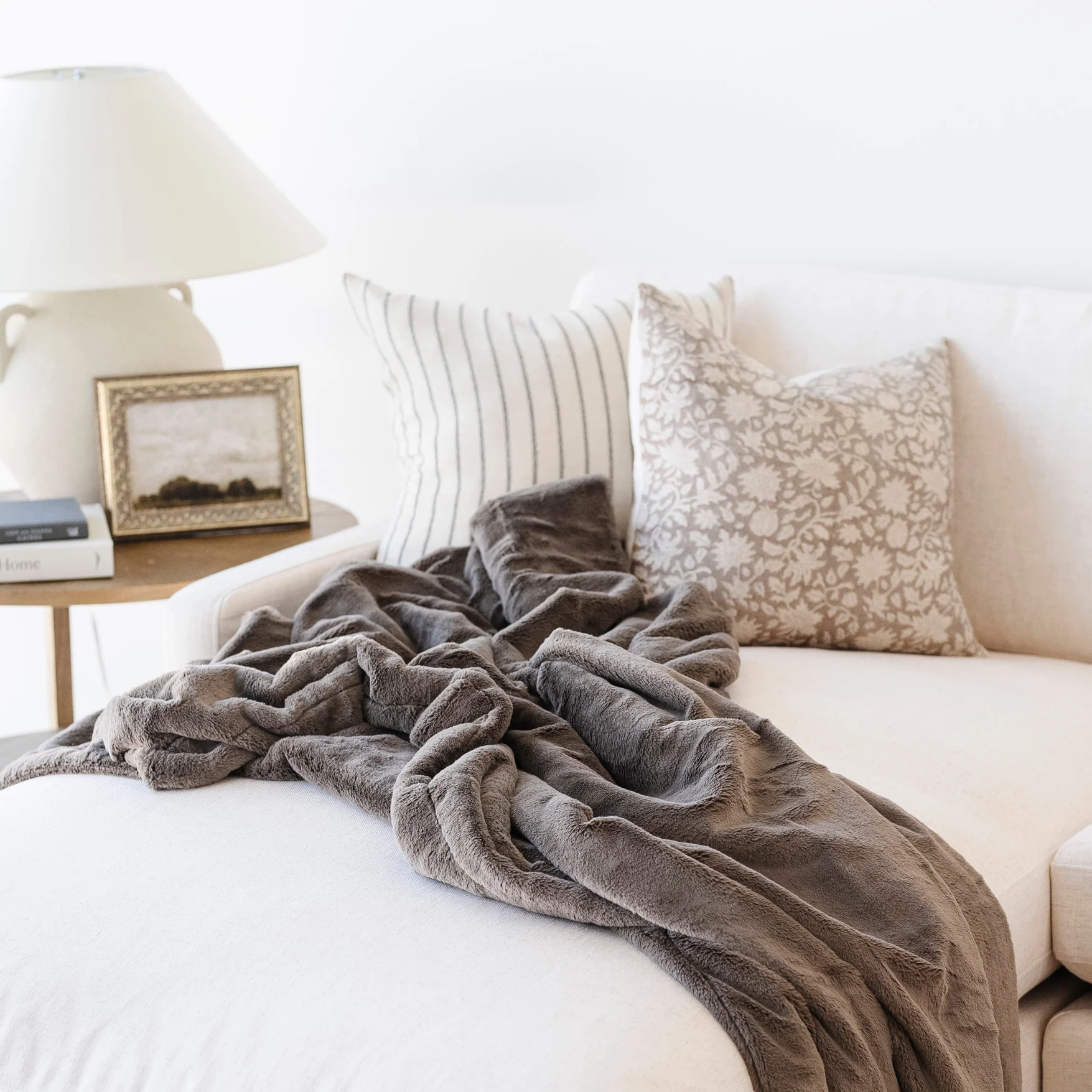 LUSH THROW BLANKETS - Image 20