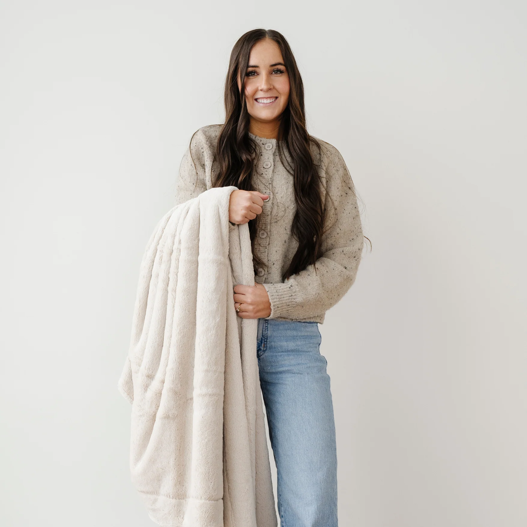 LUSH THROW BLANKETS - Image 4