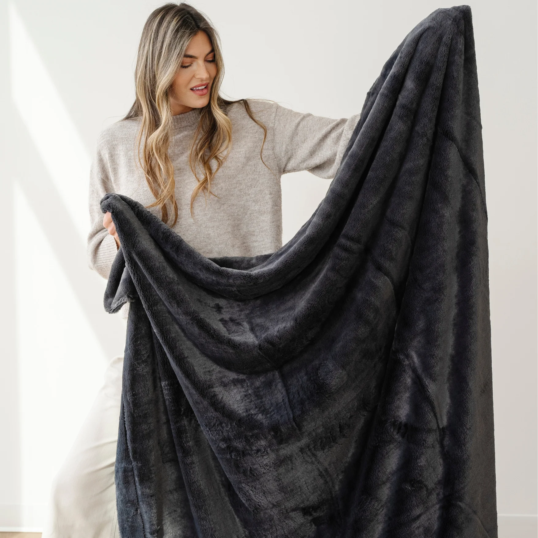 LUSH THROW BLANKETS - Image 6