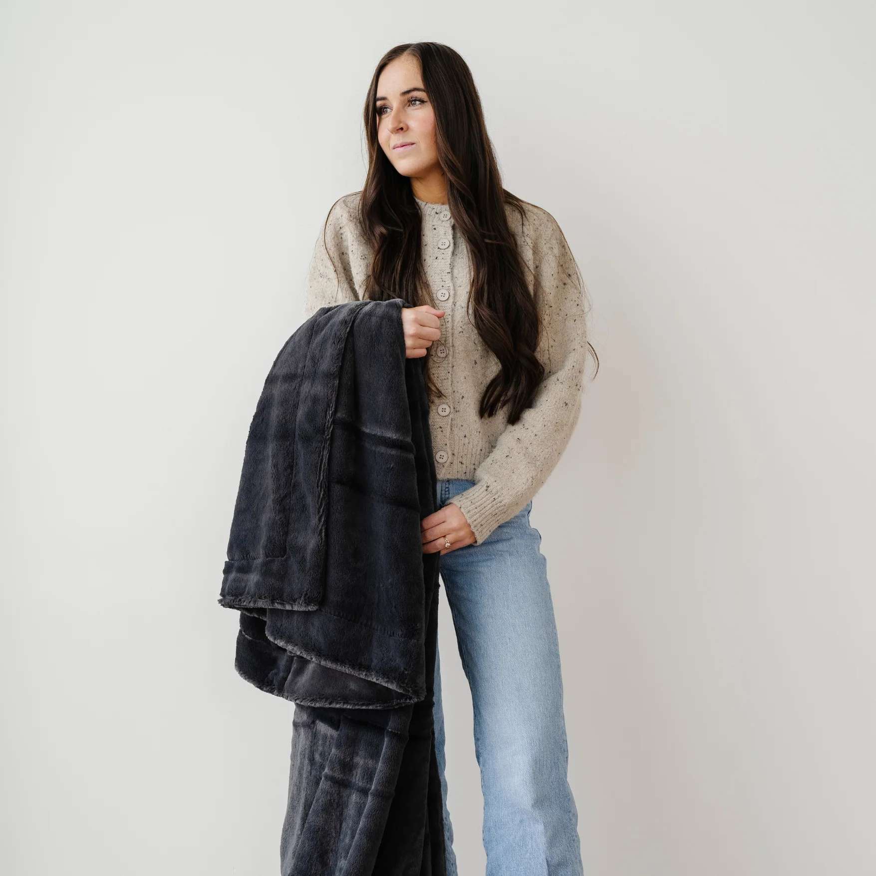 LUSH THROW BLANKETS - Image 7