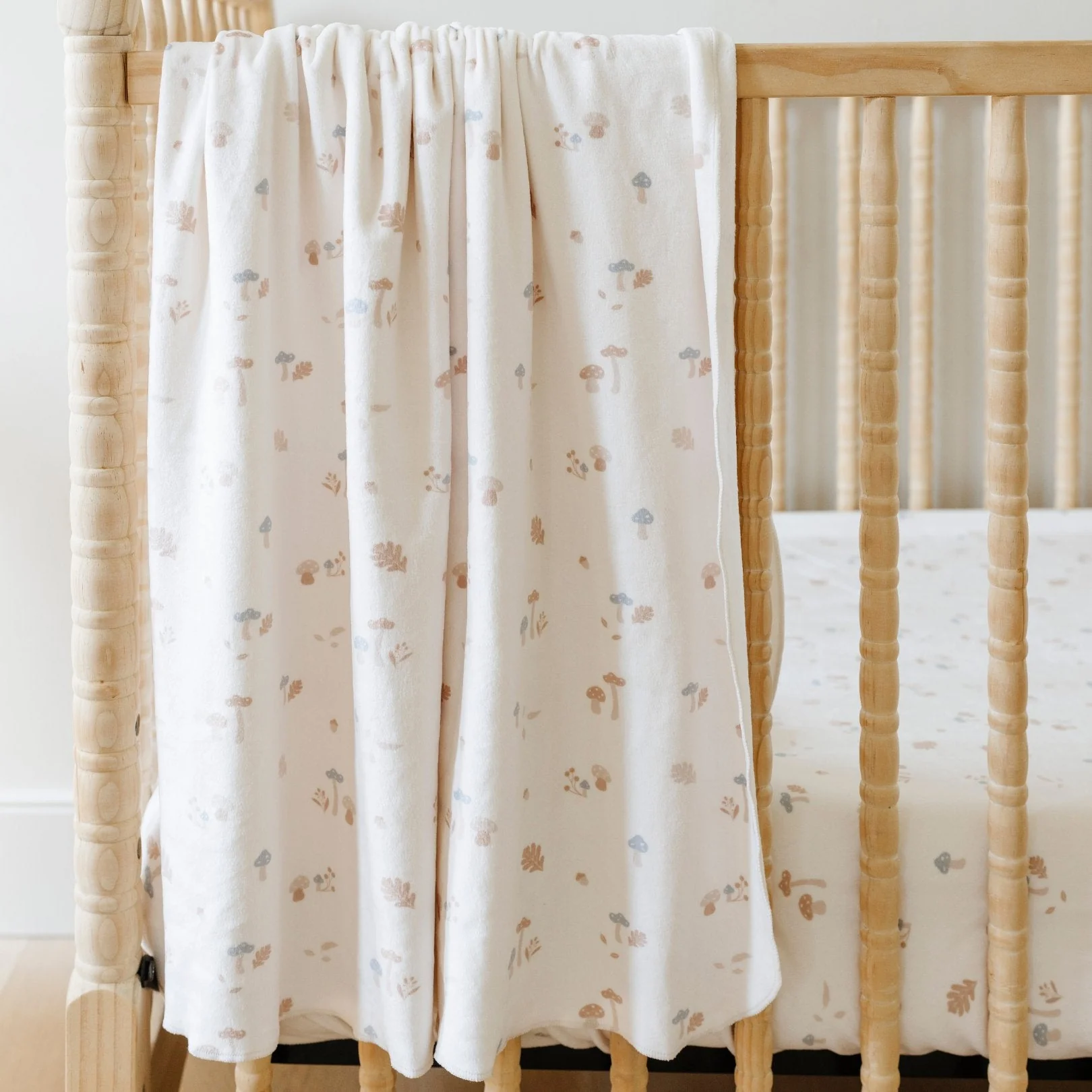 MINKY STRETCH LUXE CRIB SHEETS - Image 18