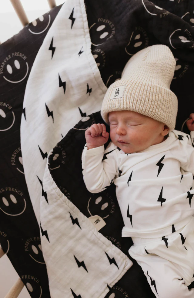 Muslin Quilt | ff Smile Black & White Bolt - Image 2