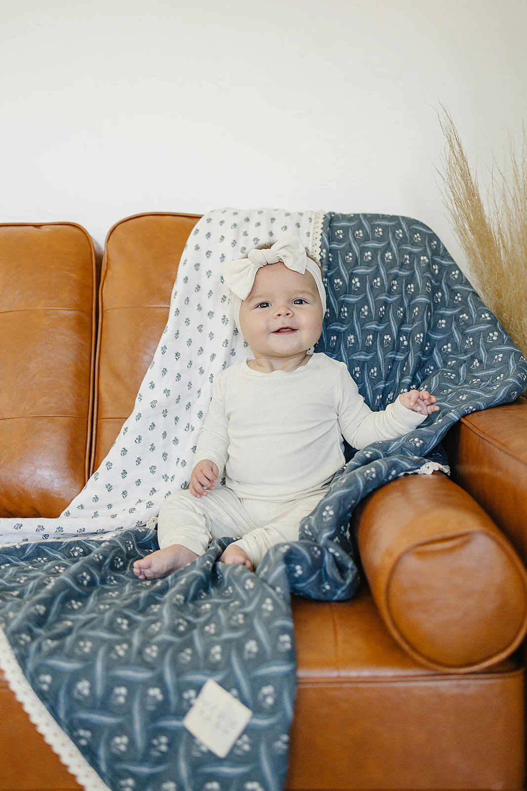 Navy Berry + Cream Berry Lace Muslin Quilt - Image 2