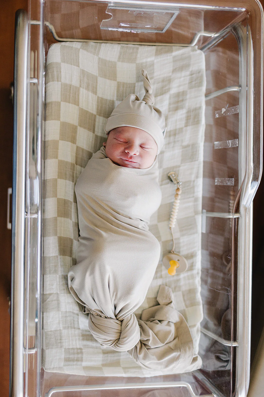 Oatmeal Bamboo Newborn Knot Hat - Image 2