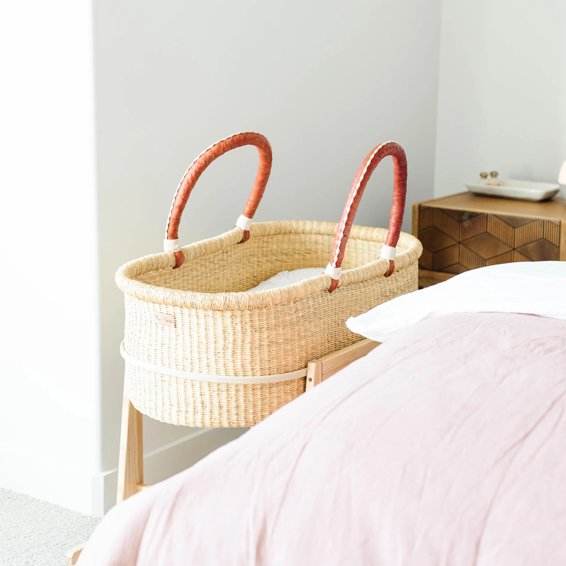 Original Rocking<br> Moses Bassinet Stand<br>with brake<br>Natural - Image 3