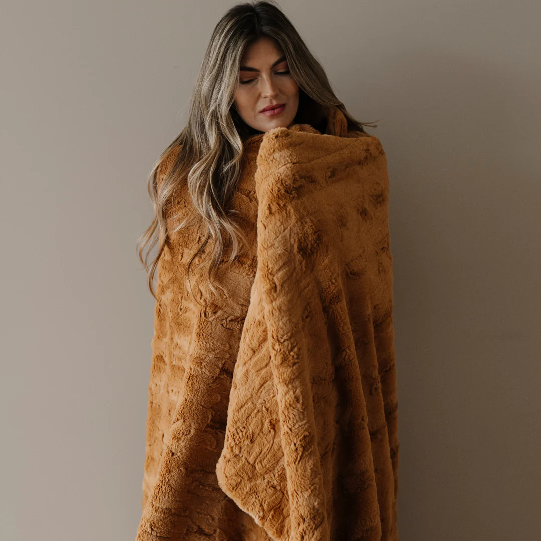 PATTERNED FAUX FUR THROW BLANKETS - Image 49