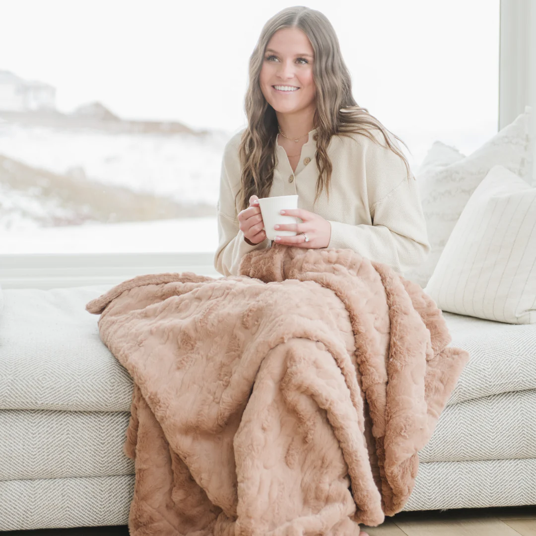 PATTERNED FAUX FUR THROW BLANKETS - Image 55