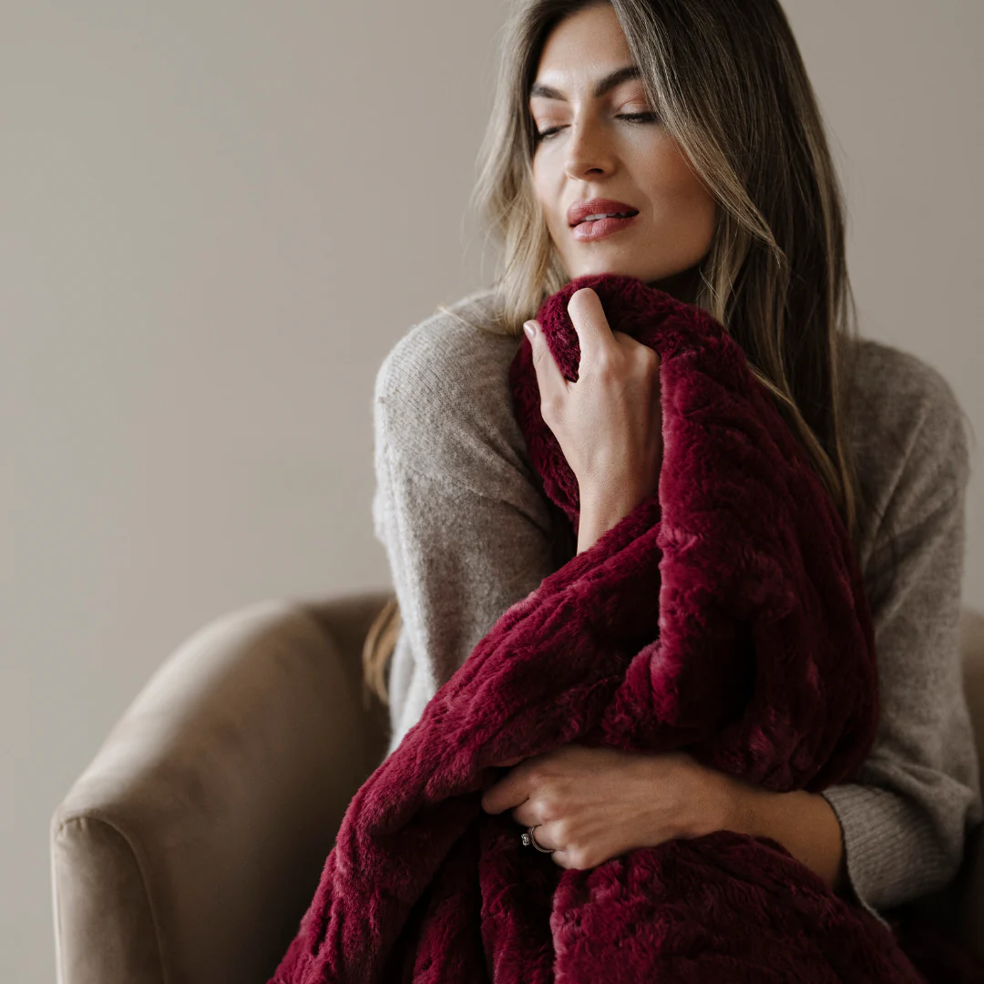 PATTERNED FAUX FUR THROW BLANKETS - Image 60