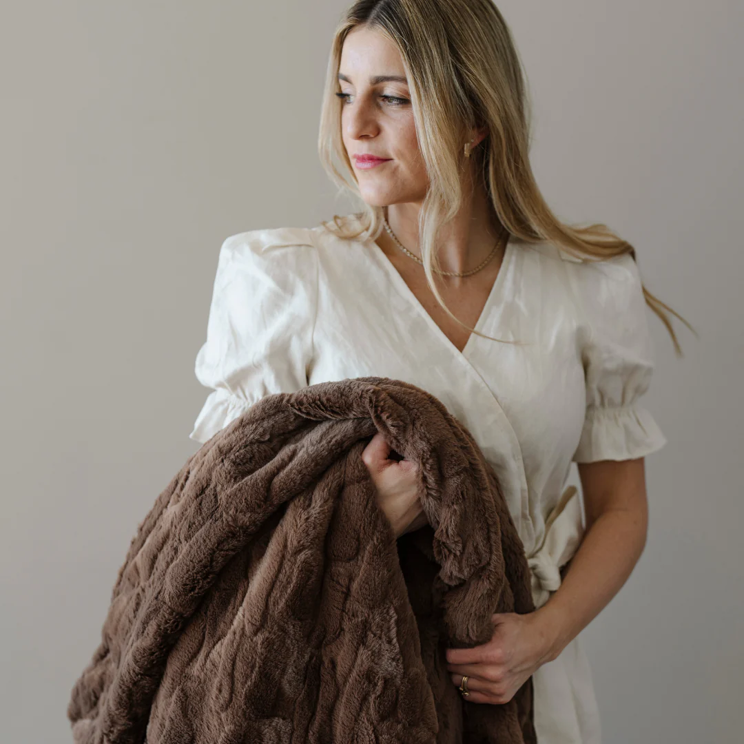 PATTERNED FAUX FUR THROW BLANKETS - Image 80