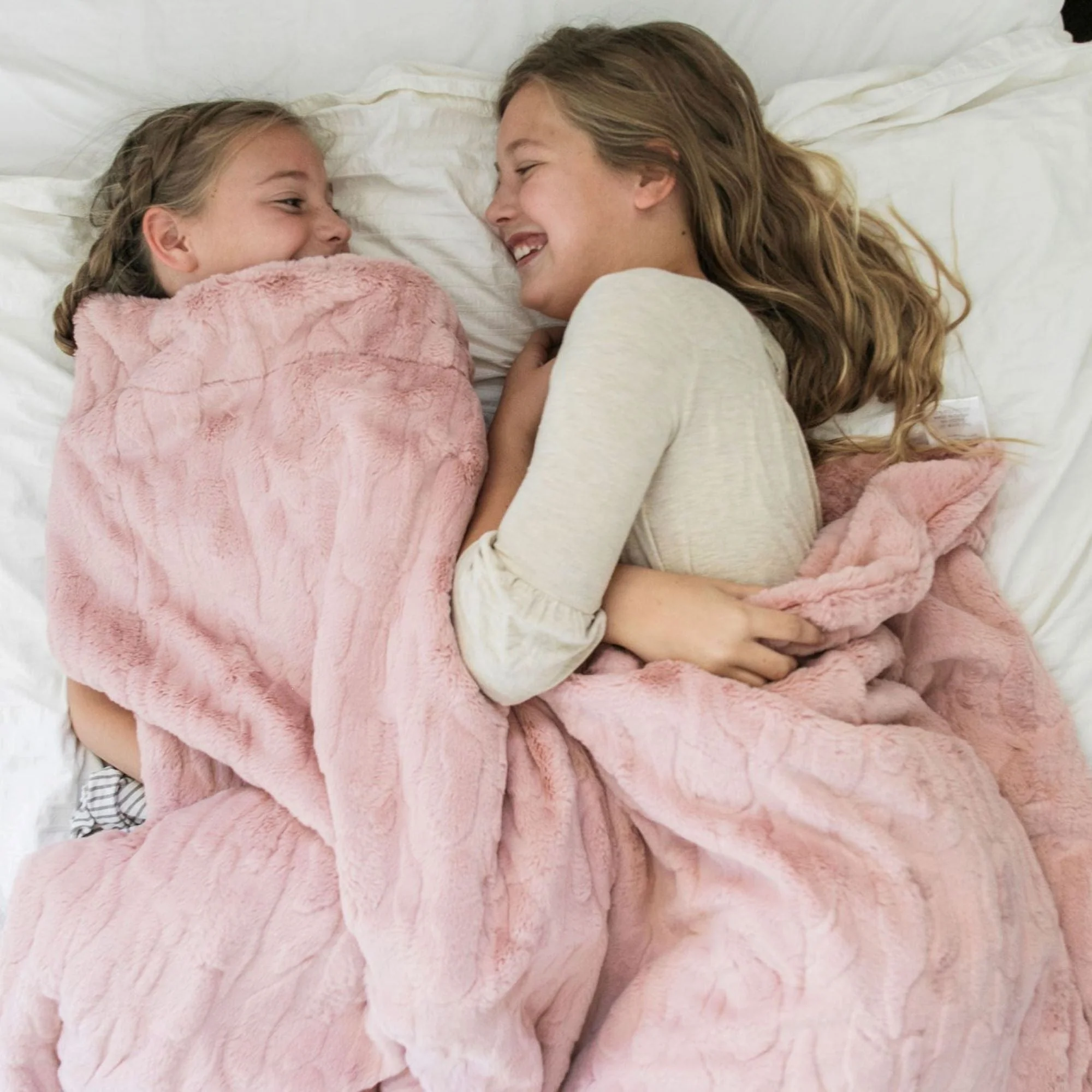PATTERNED FAUX FUR XL THROW BLANKETS - Image 18