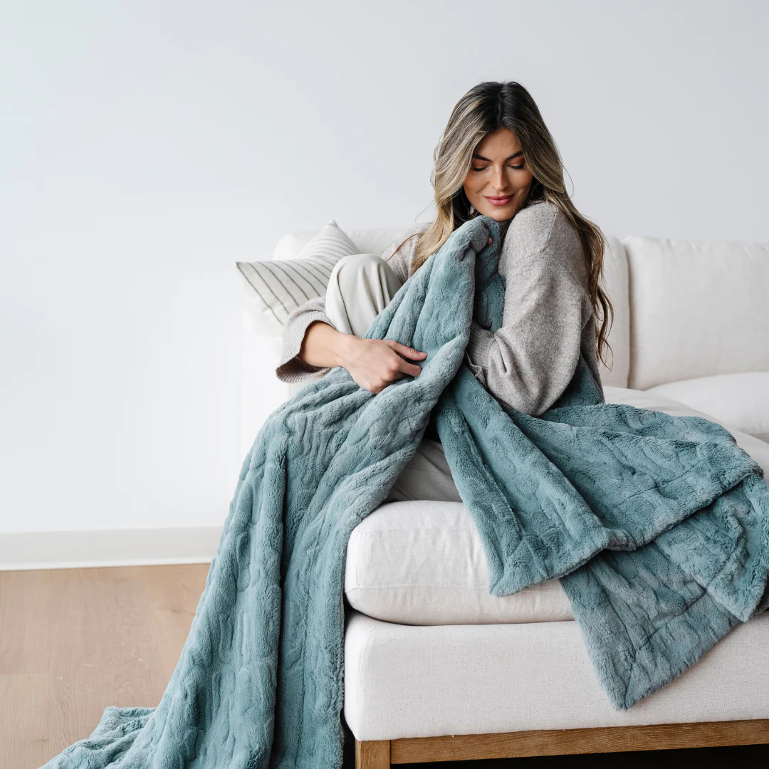 PATTERNED FAUX FUR XL THROW BLANKETS - Image 27