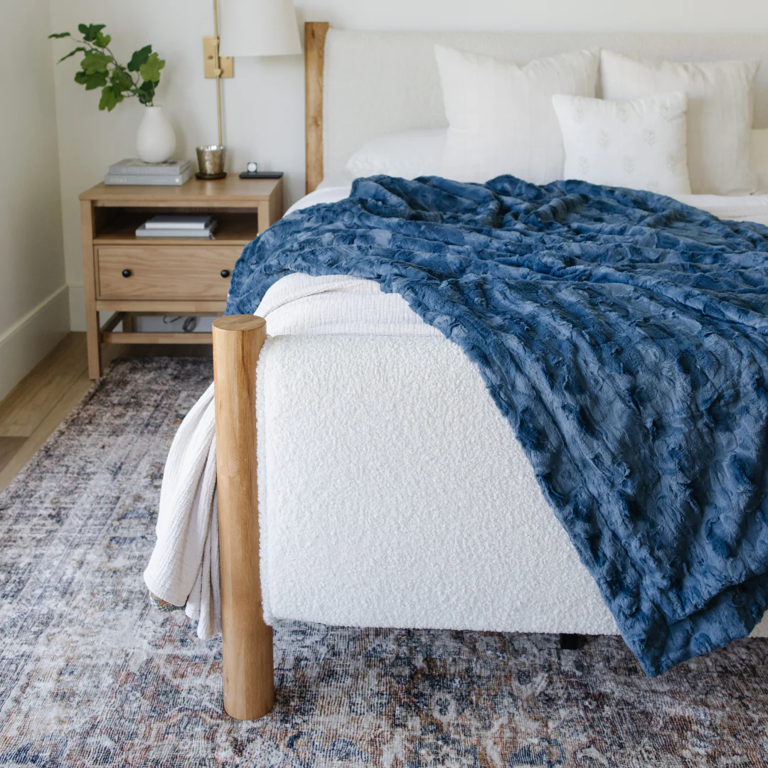 PATTERNED FAUX FUR XL THROW BLANKETS - Image 69