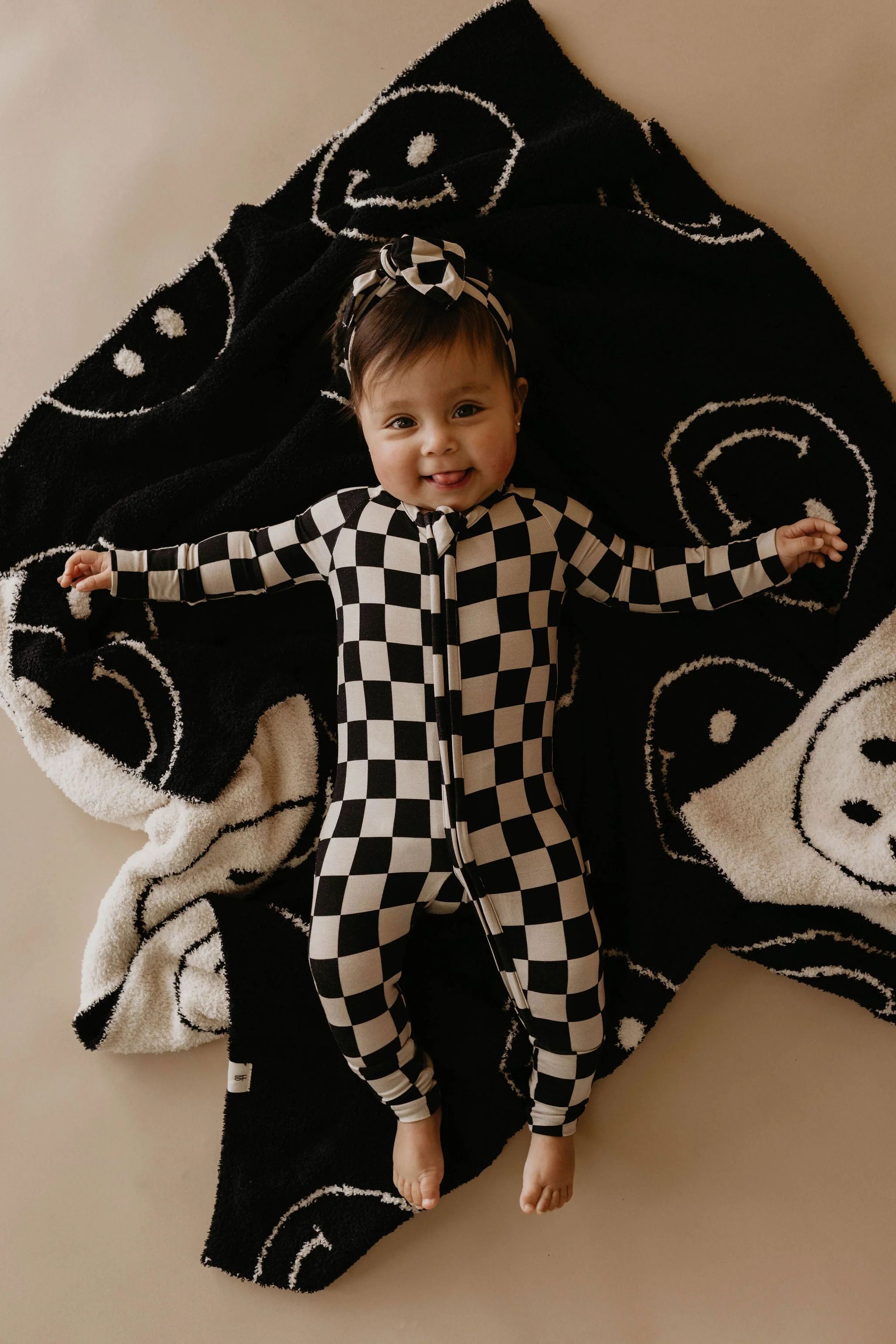 Plush Blanket | Just Smile Black & Ivory - Image 11