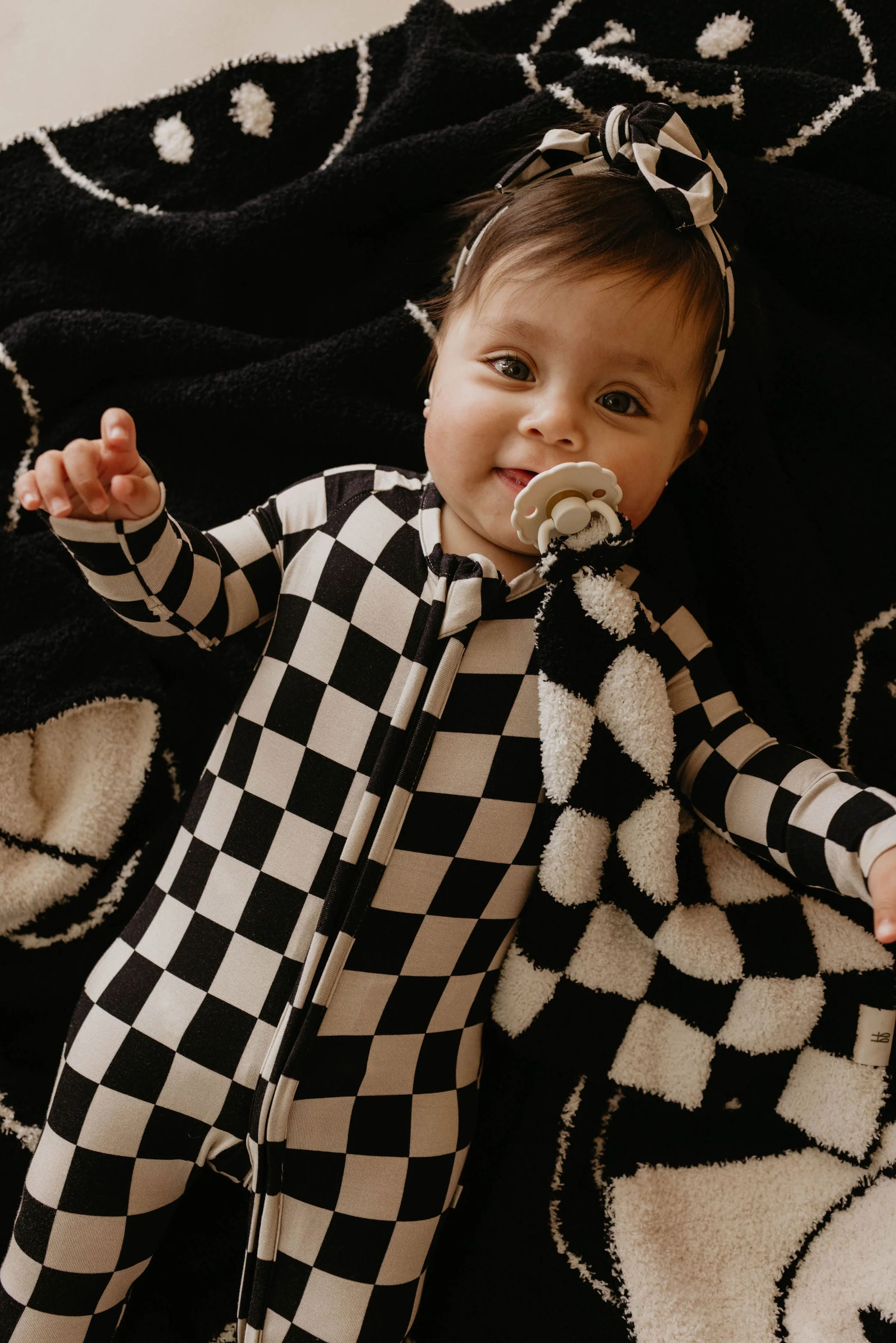 Plush Blanket | Just Smile Black & Ivory - Image 3