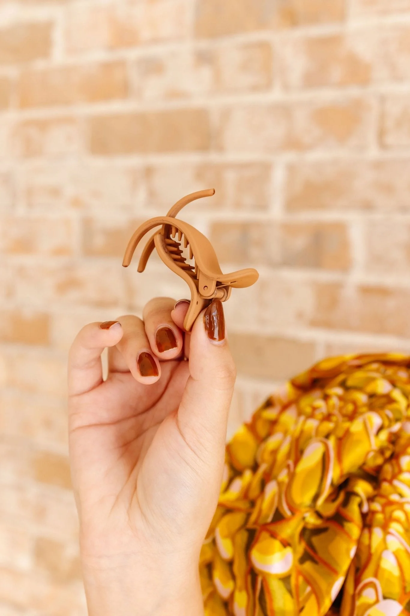 Skinny Ponytail Claw Clip - Image 8
