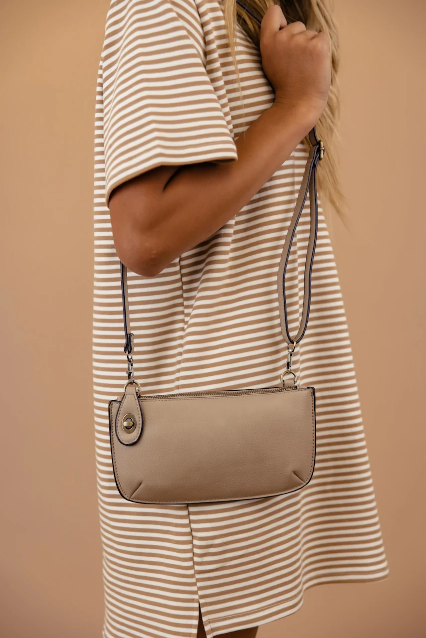 Uptown Messenger Purse - Image 41