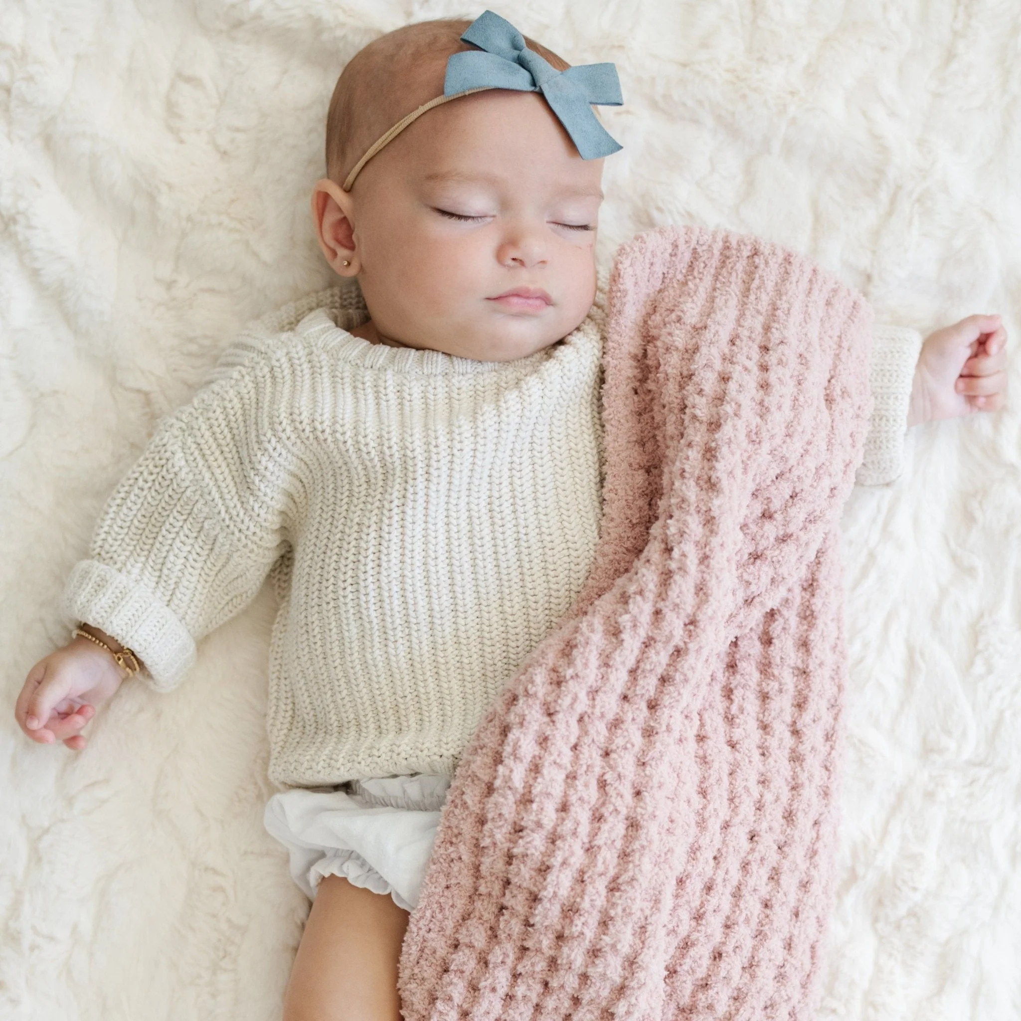 WAFFLE KNIT MINI BLANKETS - Image 2